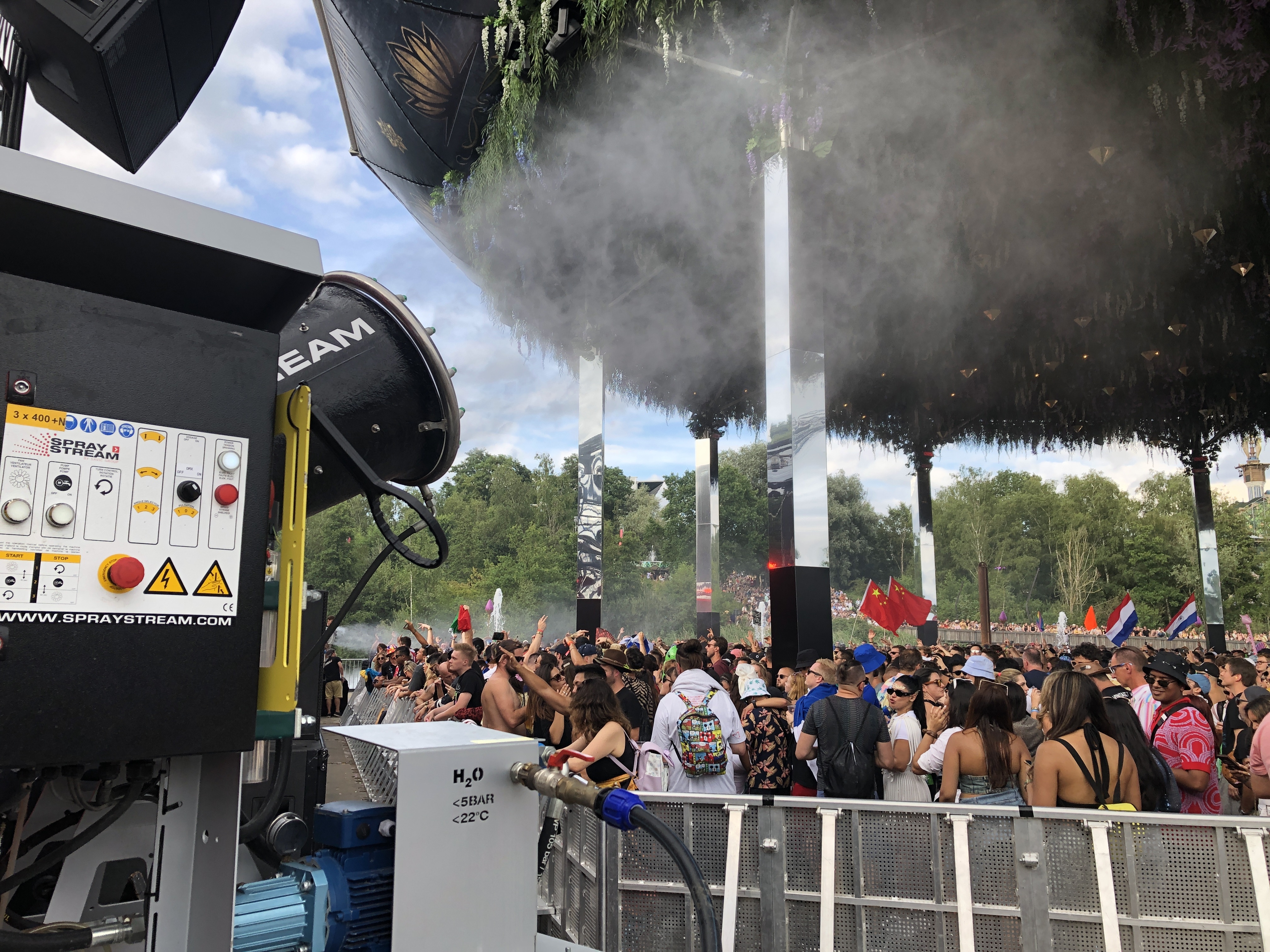 Tomorrowland event cooling cannon S4 0 05